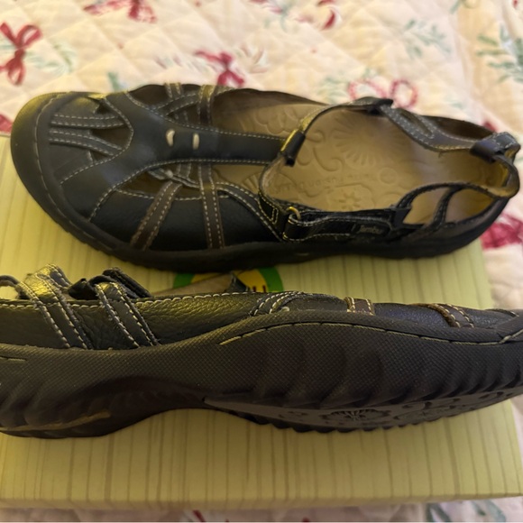 Jambu Women's Black and Tan Sandals - Picture 2 of 4